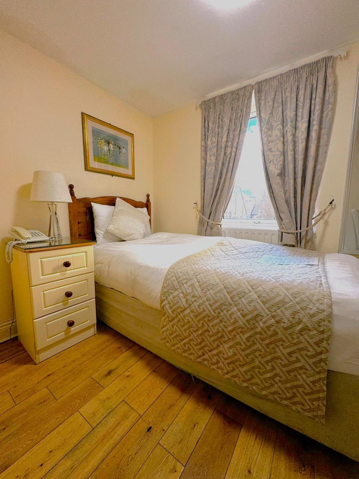 Waterloo Lodge Dublin Room photo